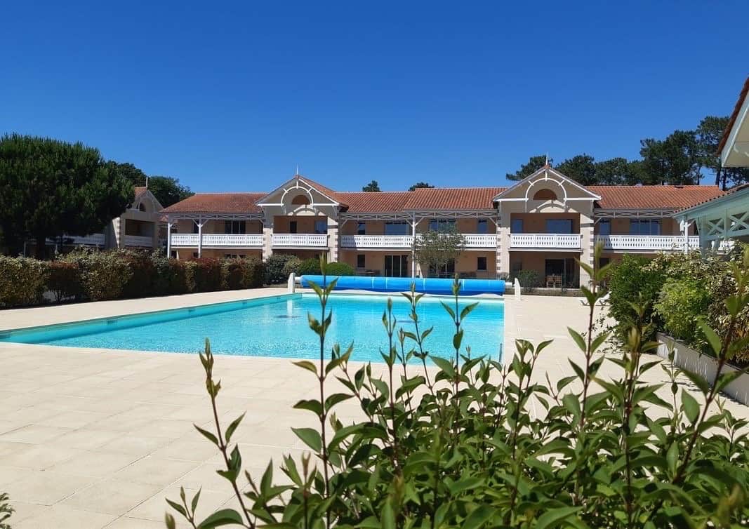 Piscine chauffée de la résidence ouverte du 05 Avril au 15 Septembre