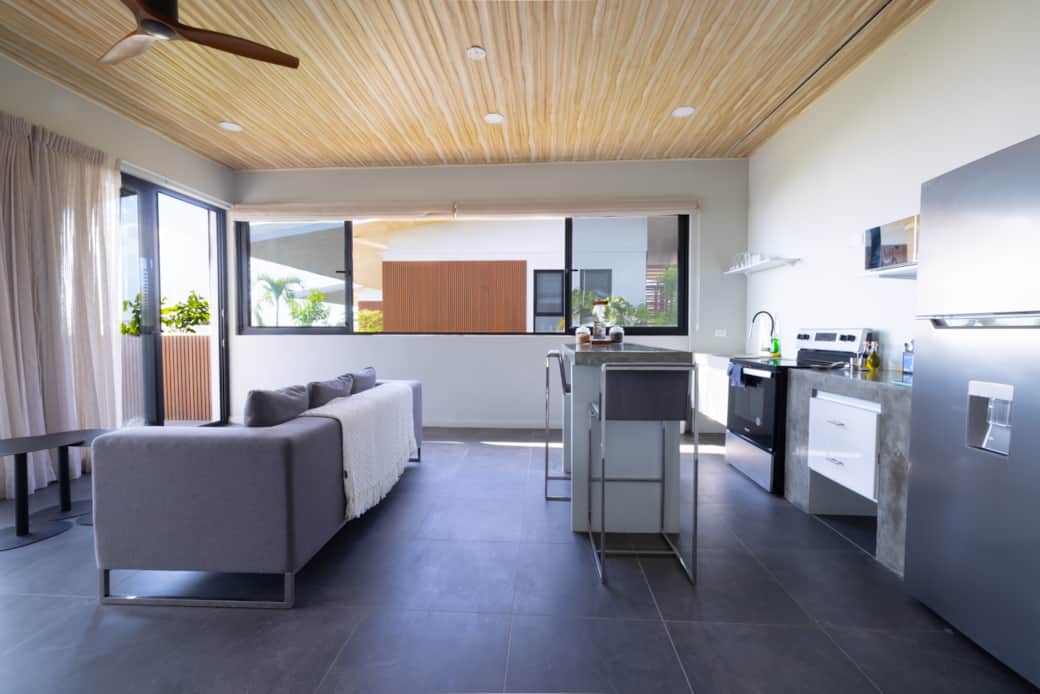 Horizon-suite-living-room-full-equipped-kitchen (3) Horizon-suite-living-room-full-equipped-kitchen (3)