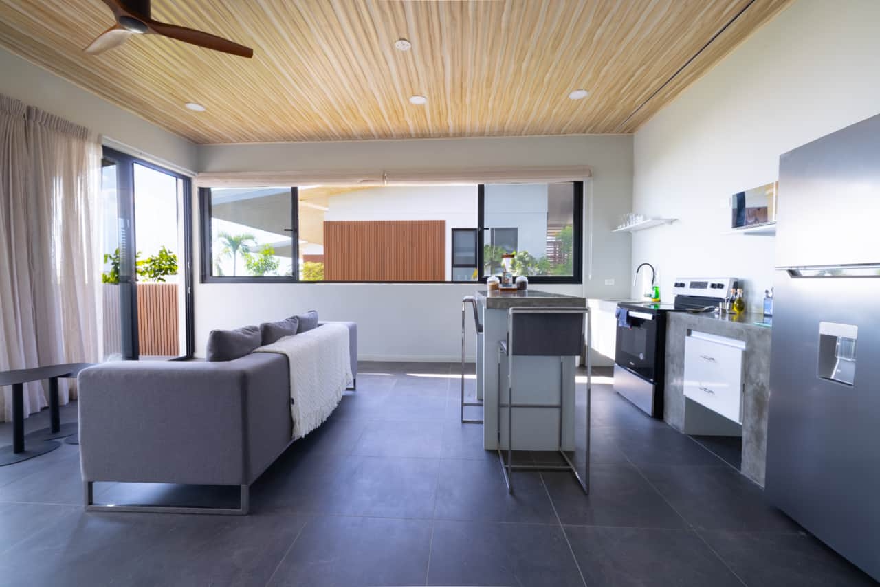 Horizon-suite-living-room-full-equipped-kitchen (3)