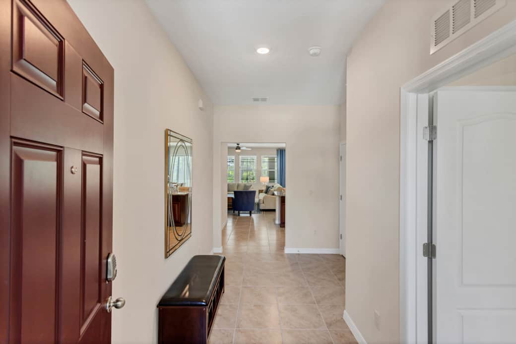 Foyer & Entry