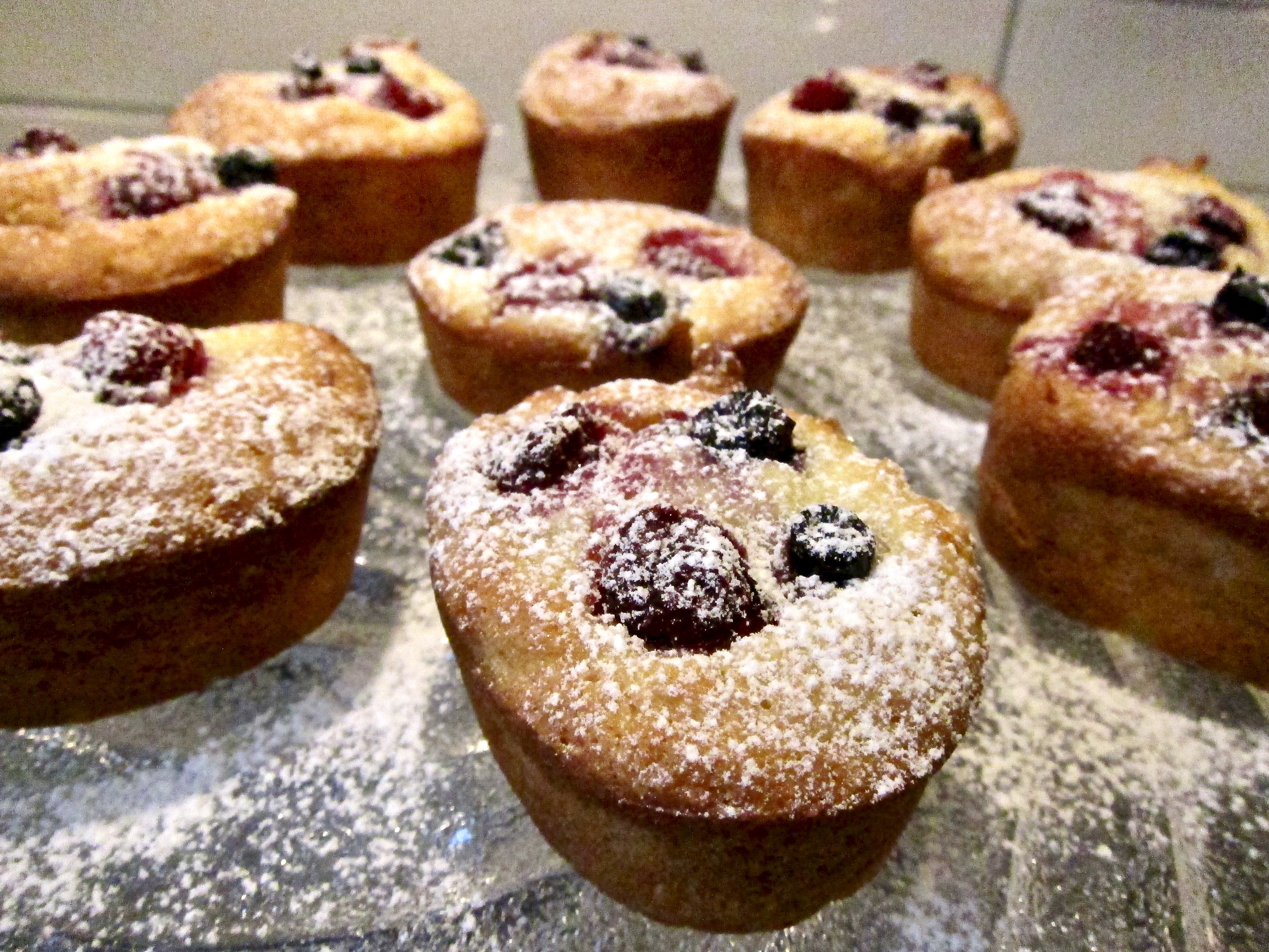 Aston Road Villas Freshly made almond, coconut and berry Frianz