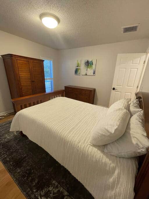 3rd bedroom with full bed