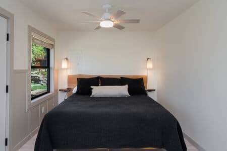 Room 6/Nehalem River Inn