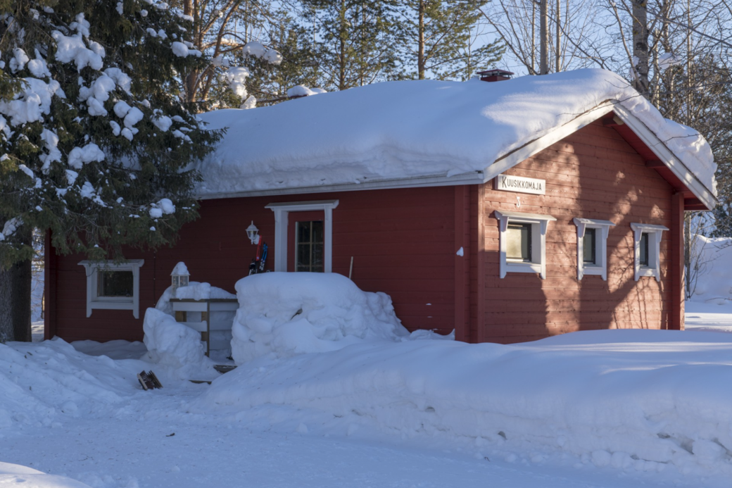 Outdoor view of the cabin