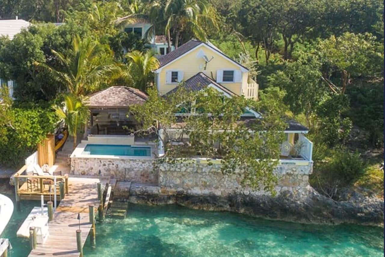 Sea view of Bay Breeze