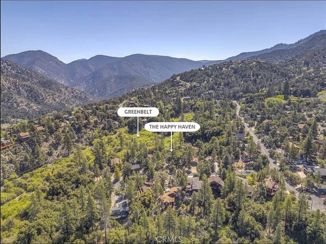 The house backs up to a protected greenbelt allowing for amazing forest views and privacy. The house backs up to a protected greenbelt allowing for amazing forest views and privacy.