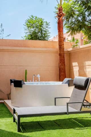 Élégant Appartement Dar Jasmin avec Jacuzzi Privé — photo 35