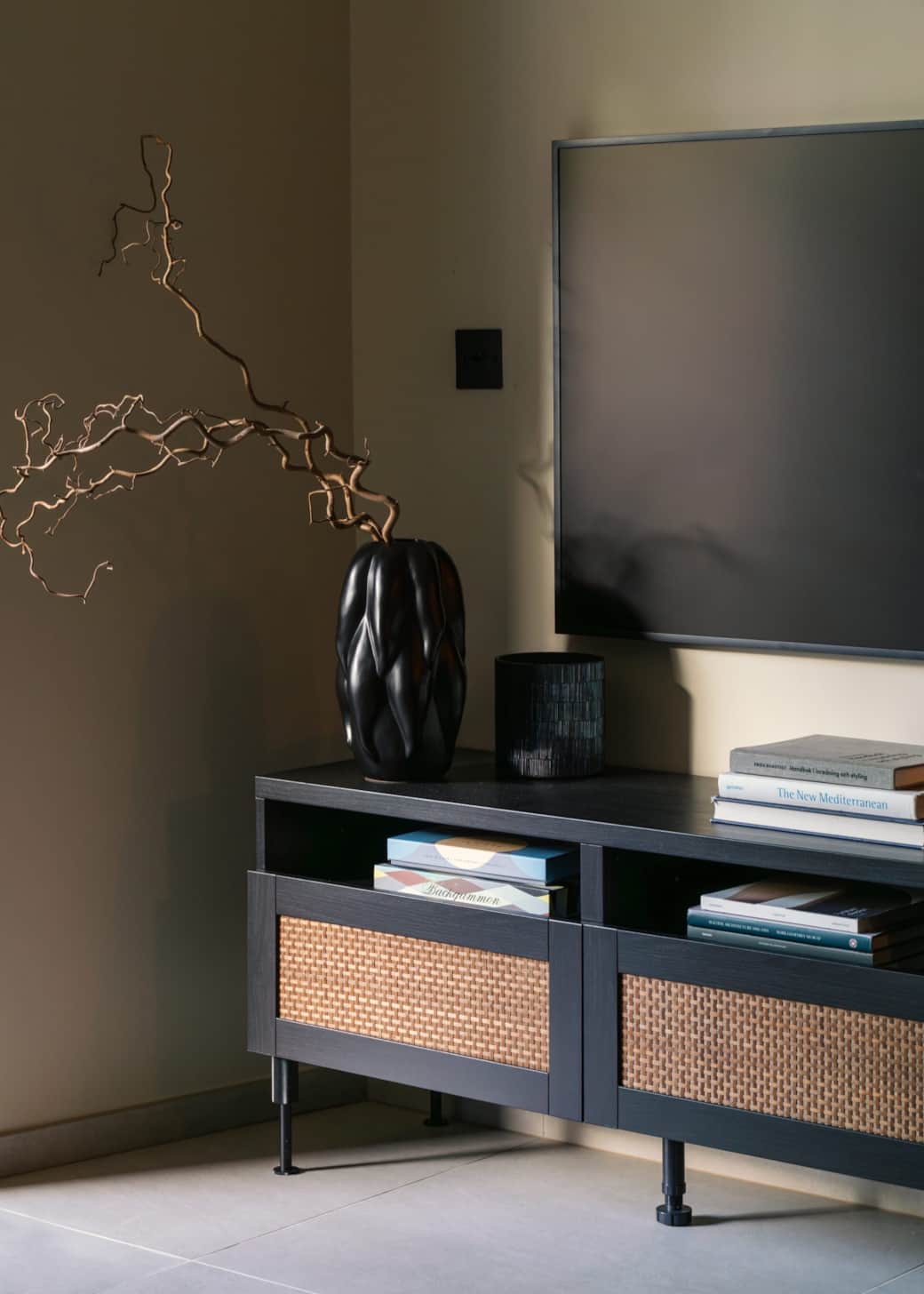 A refined corner where textures, design, and warm tones come together in perfect harmony 