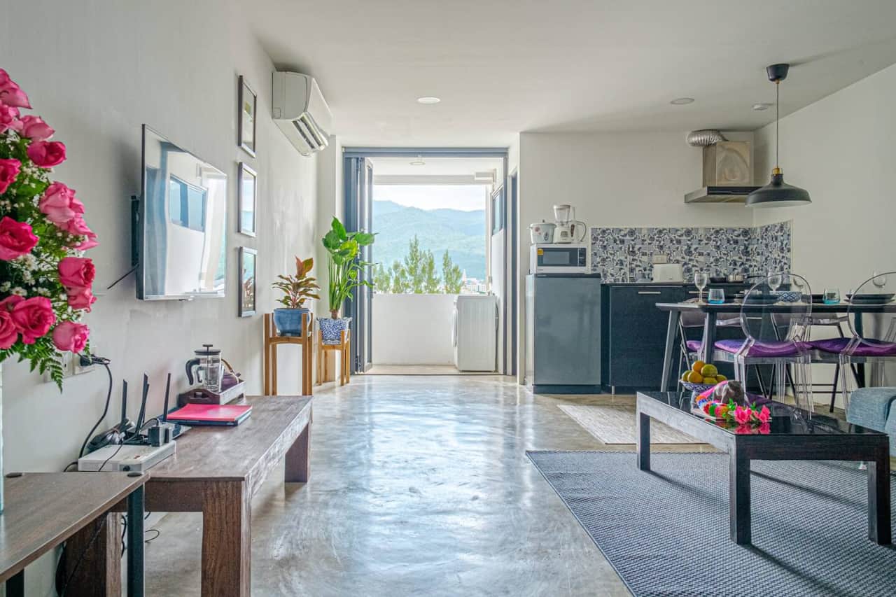 Enjoy Mountain View high up on 10th floor. Our Folding Door give you the full view.