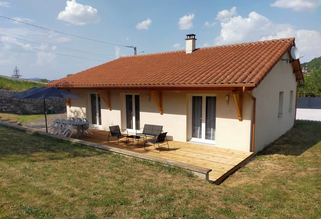 Le Plain-pied du Pêcheur - maison terrasse 60m² salon de jardin table et chaises parasol