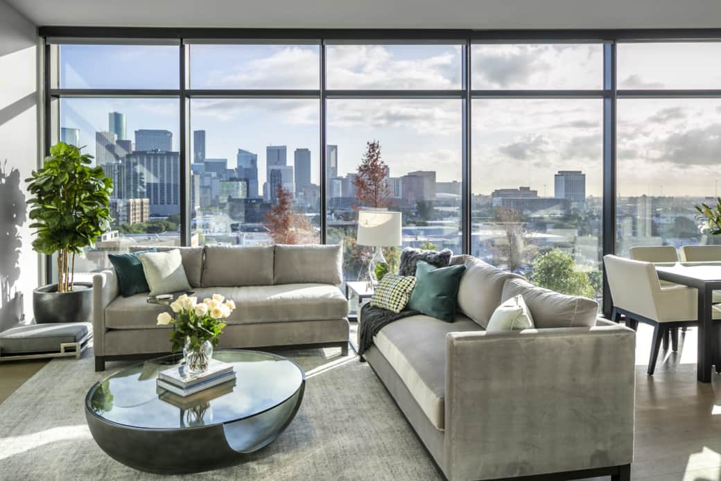 Luxury apt