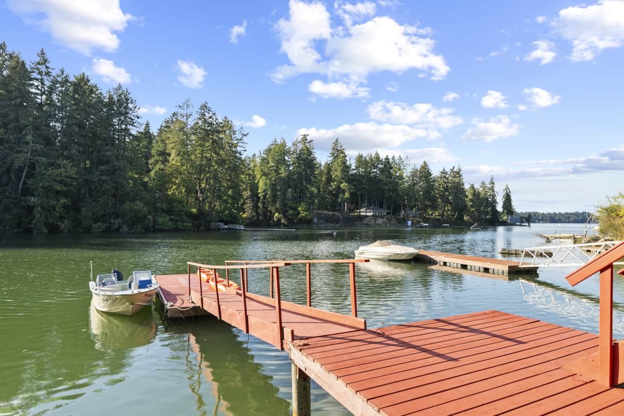 02 Dock Waterfront