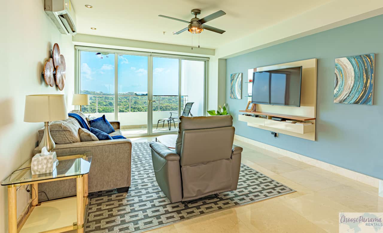CB14H-Living Area