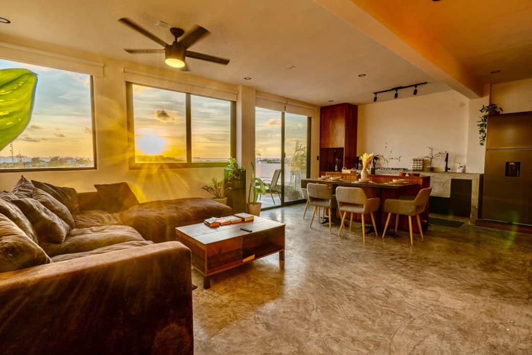 Isla Bistro Penthouse Suite - Sunset Isla Bistro Penthouse Suite - Sunset