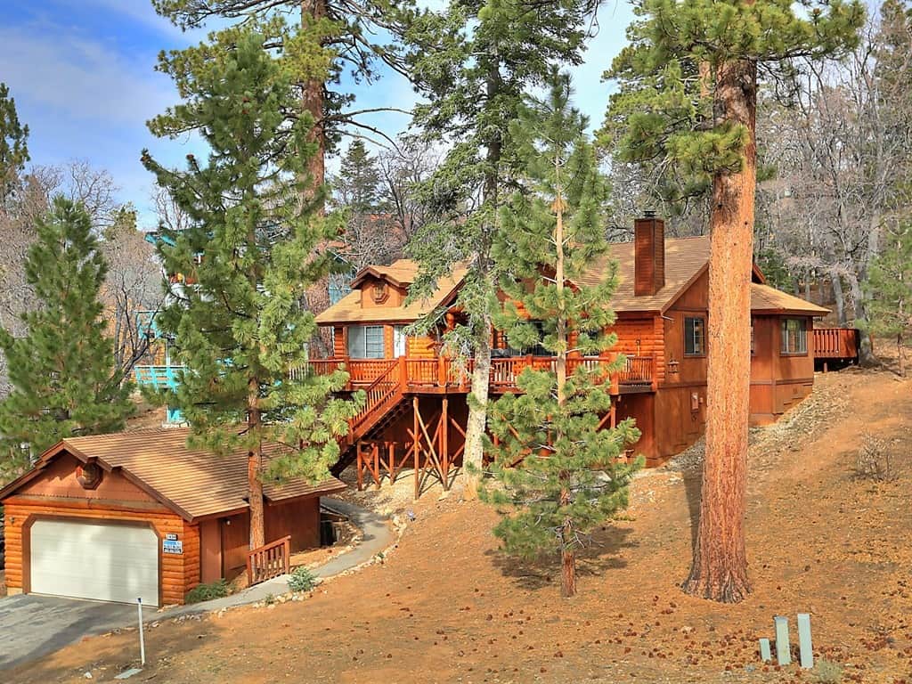 This picturesque Big Bear property has everything you will need to enjoy a perfect Mountain vacation! 3 Bedrooms, 2 Bath, Sleeps 7 This picturesque Big Bear property has everything you will need to enjoy a perfect Mountain vacation! 3 Bedrooms, 2 Bath, Sleeps 7