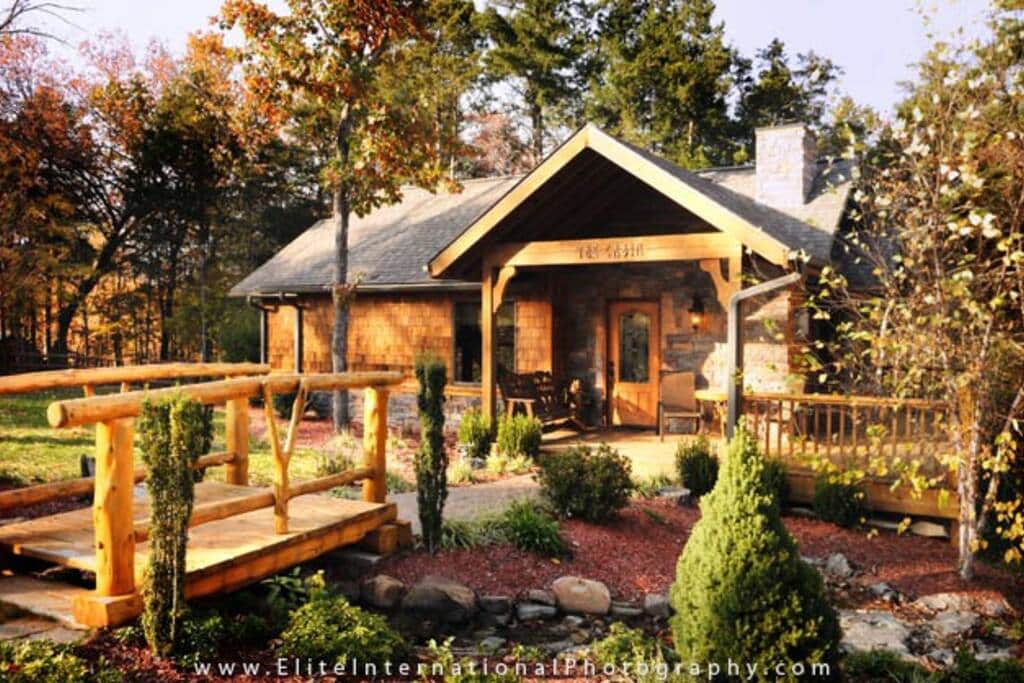 Beautiful landscaping surrounds your Luxury Cabin, complete with its own running brook. Beautiful landscaping surrounds your Luxury Cabin, complete with its own running brook.