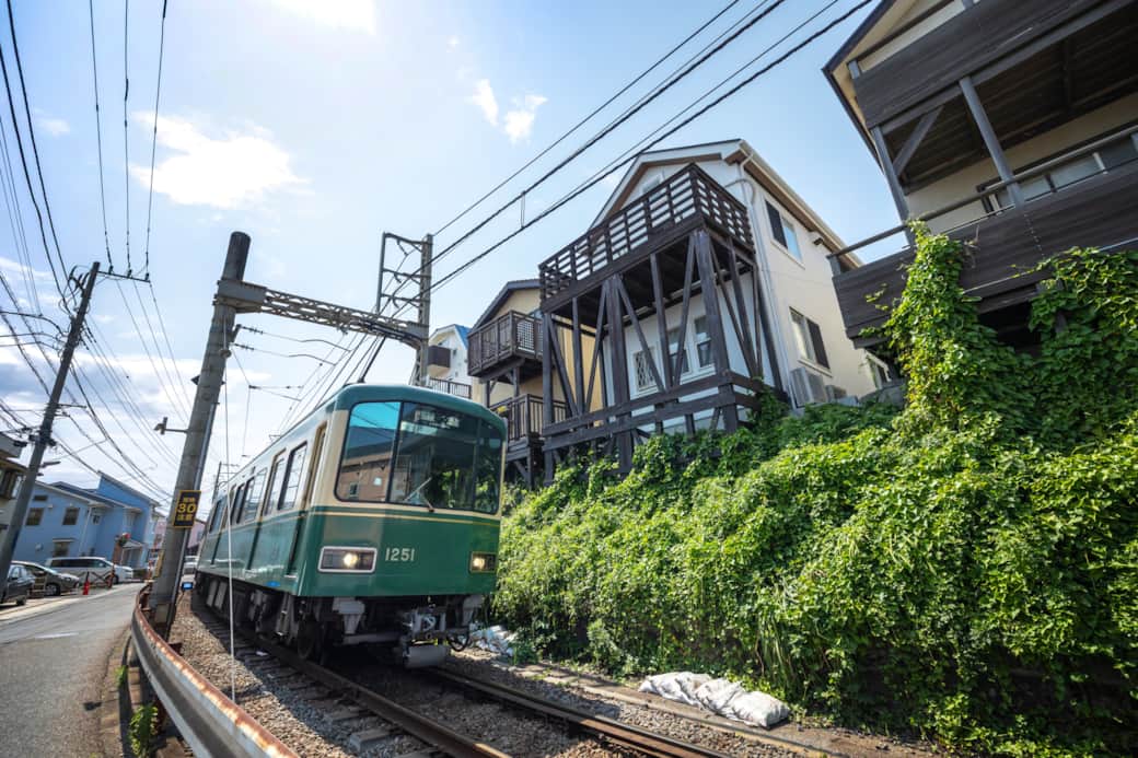 Enoden train outside holiday rental