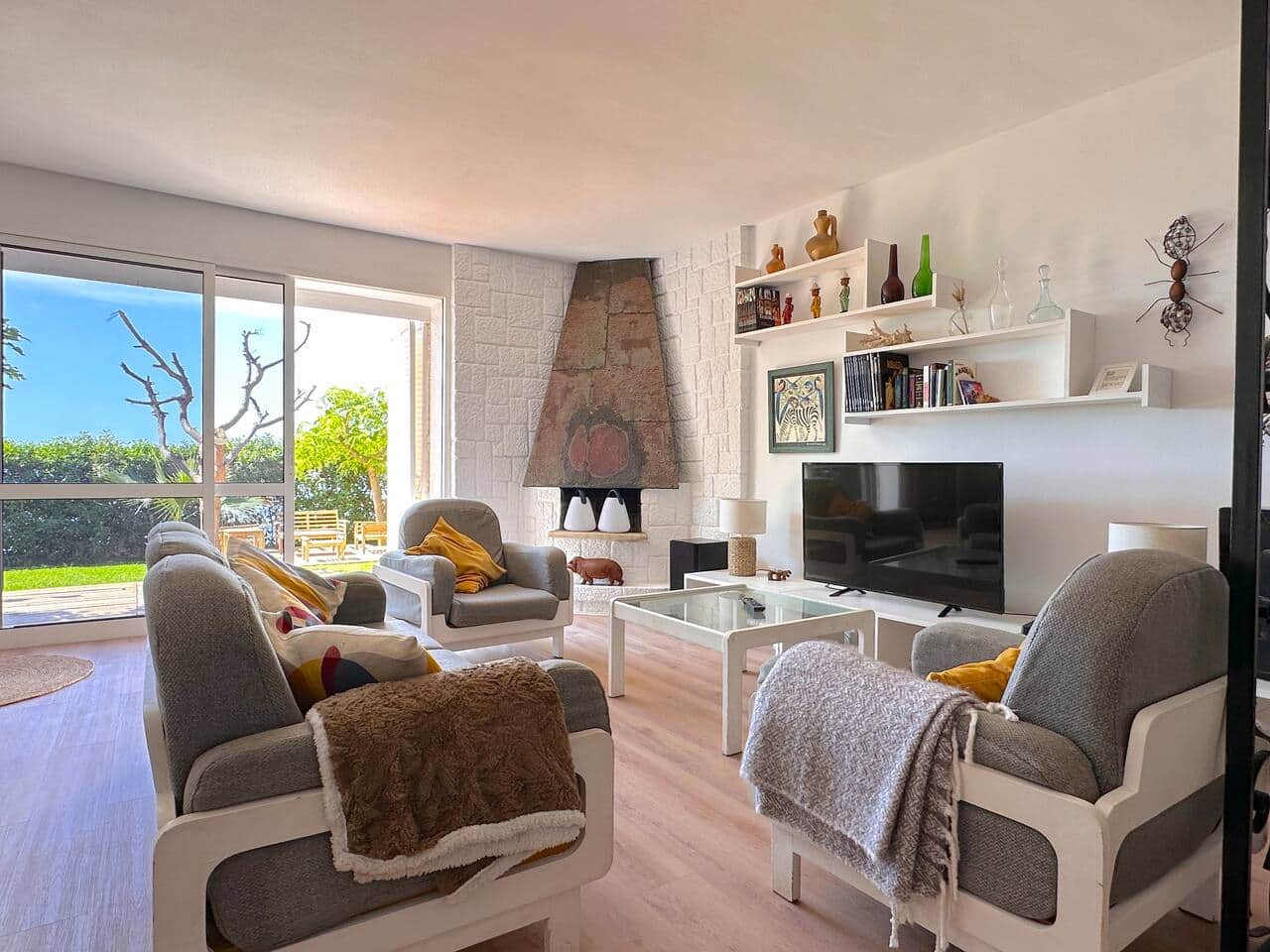 VILLA ALBORAN Beachfront House Rincón de la Victoria Málaga HOMINGBOOK