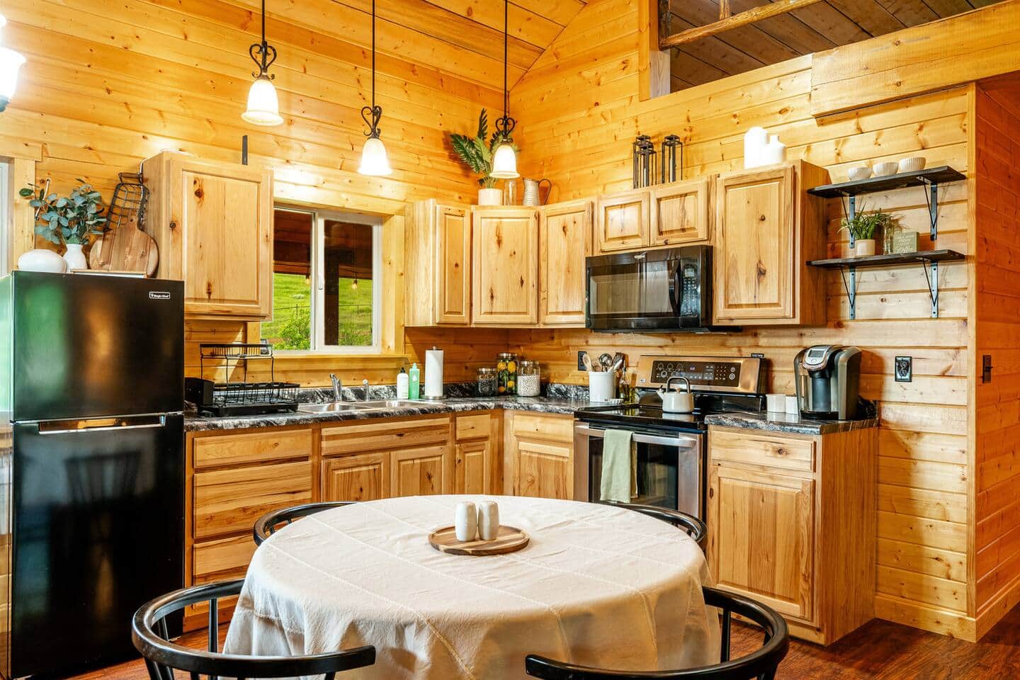 Magpie Cabin kitchen