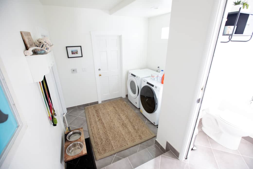 Laundry &amp; Powder Room (1/2 bath)