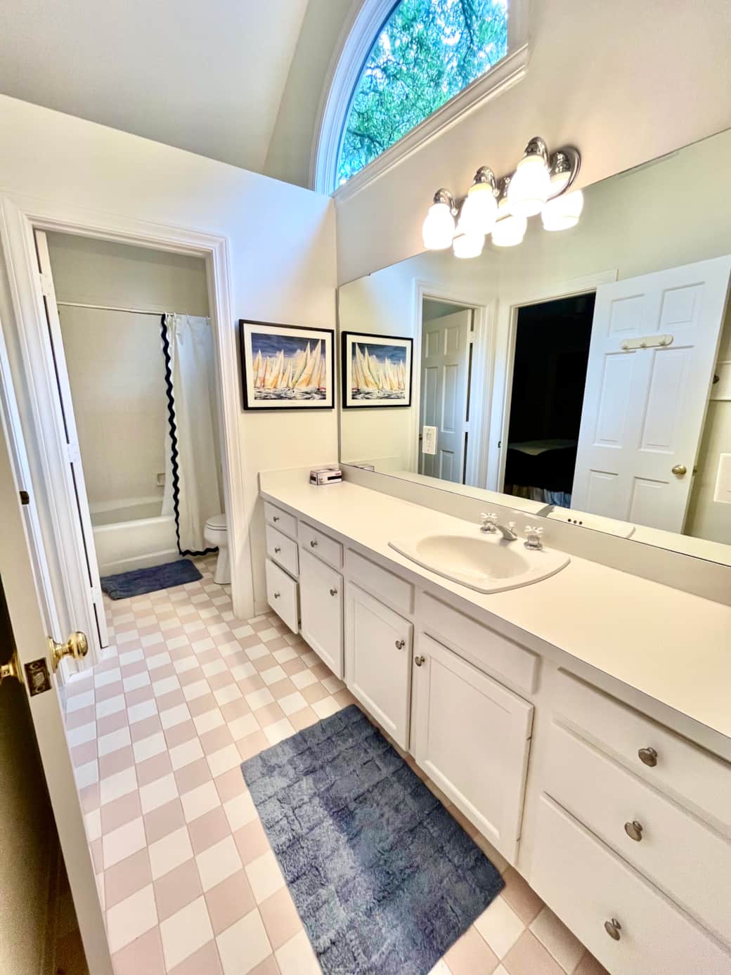 Jack and Jill Full Bath