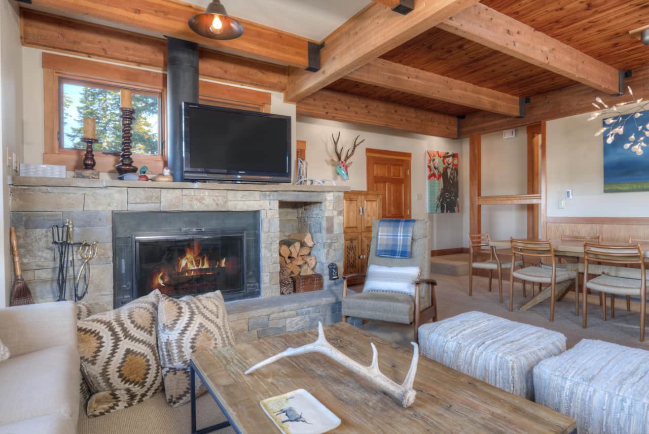 Big Sky views Living room area