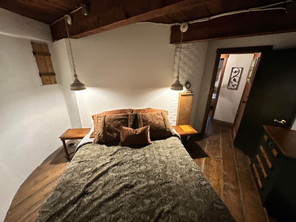 Bedroom 1 with Queen Bed - 1st floor