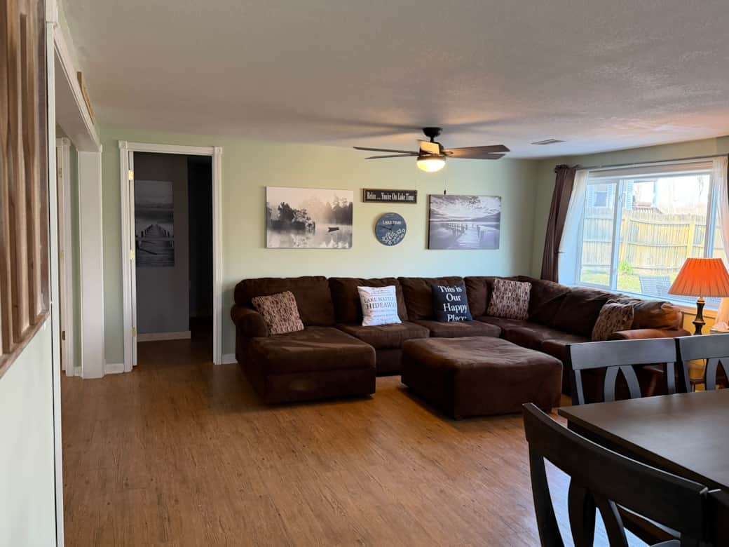 Living Room 1 - 2