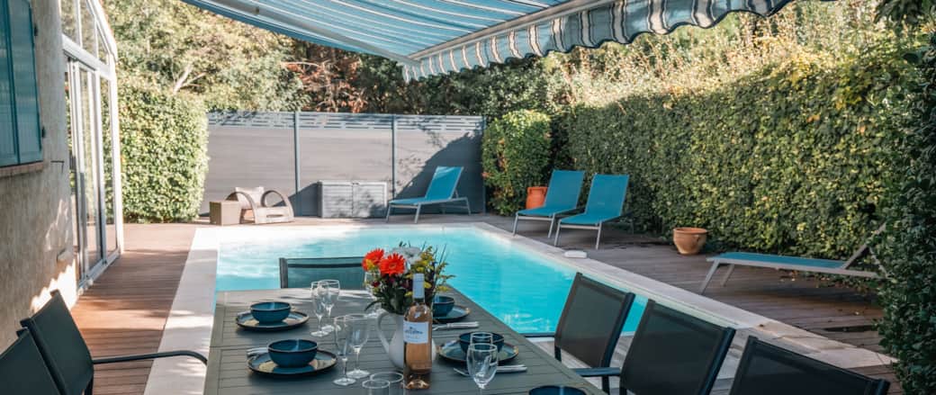 Poolside Dining