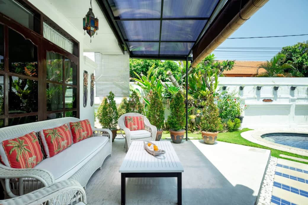 Outdoor Lounge Area Outdoor Lounge Area