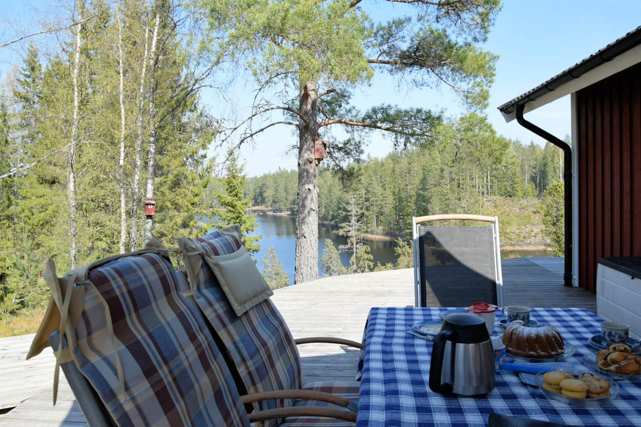 Ferienhaus am See - Tived - Außenterrasse
