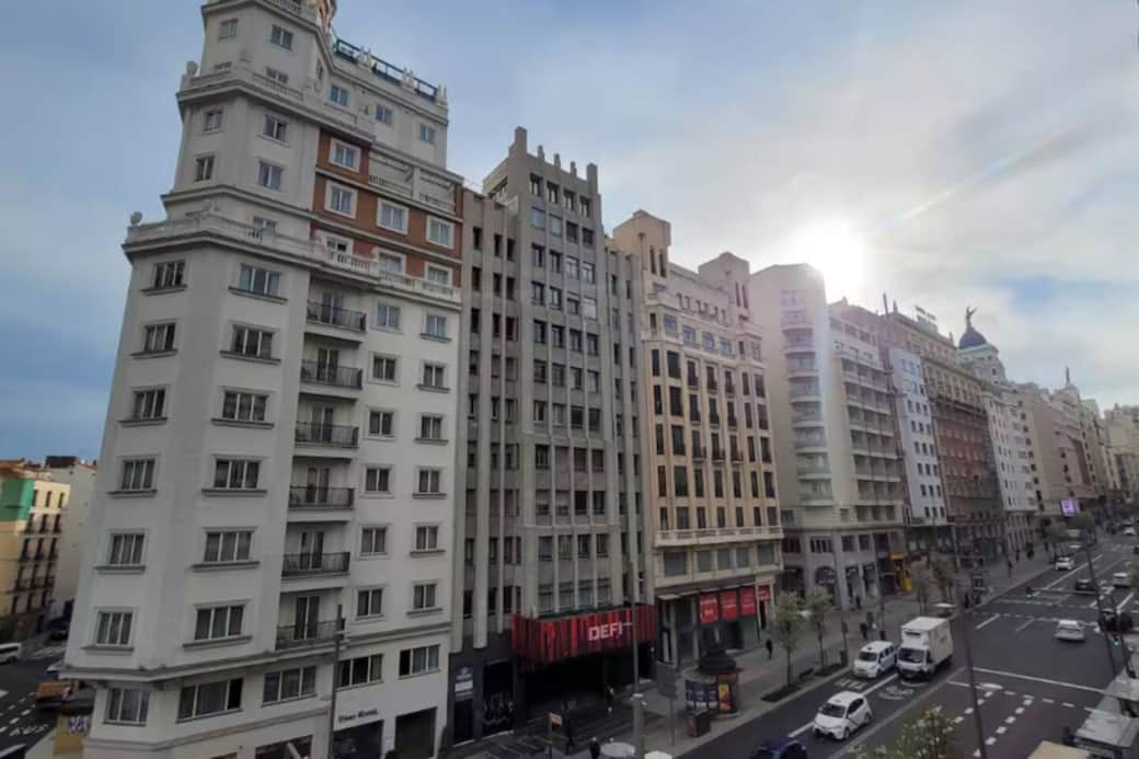 LAS VISTAS ESTARAN TAPADAS POR UN ANDAMIO PUBLICITARIO HASTA SEPTIEMBRE