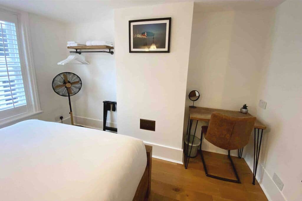 Bedroom 1 - King size bed - 1st floor