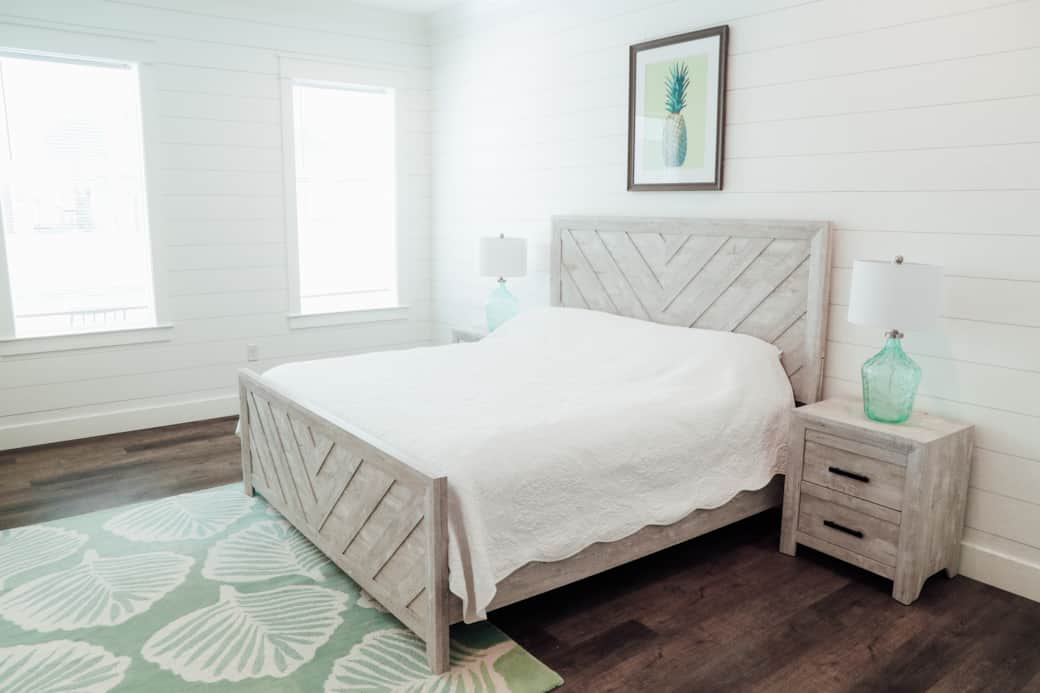 1ST FLOOR KING BEDROOM WITH FULL BUNK OVER BUNK AND TWIN TRUNDLE 1ST FLOOR KING BEDROOM WITH FULL BUNK OVER BUNK AND TWIN TRUNDLE