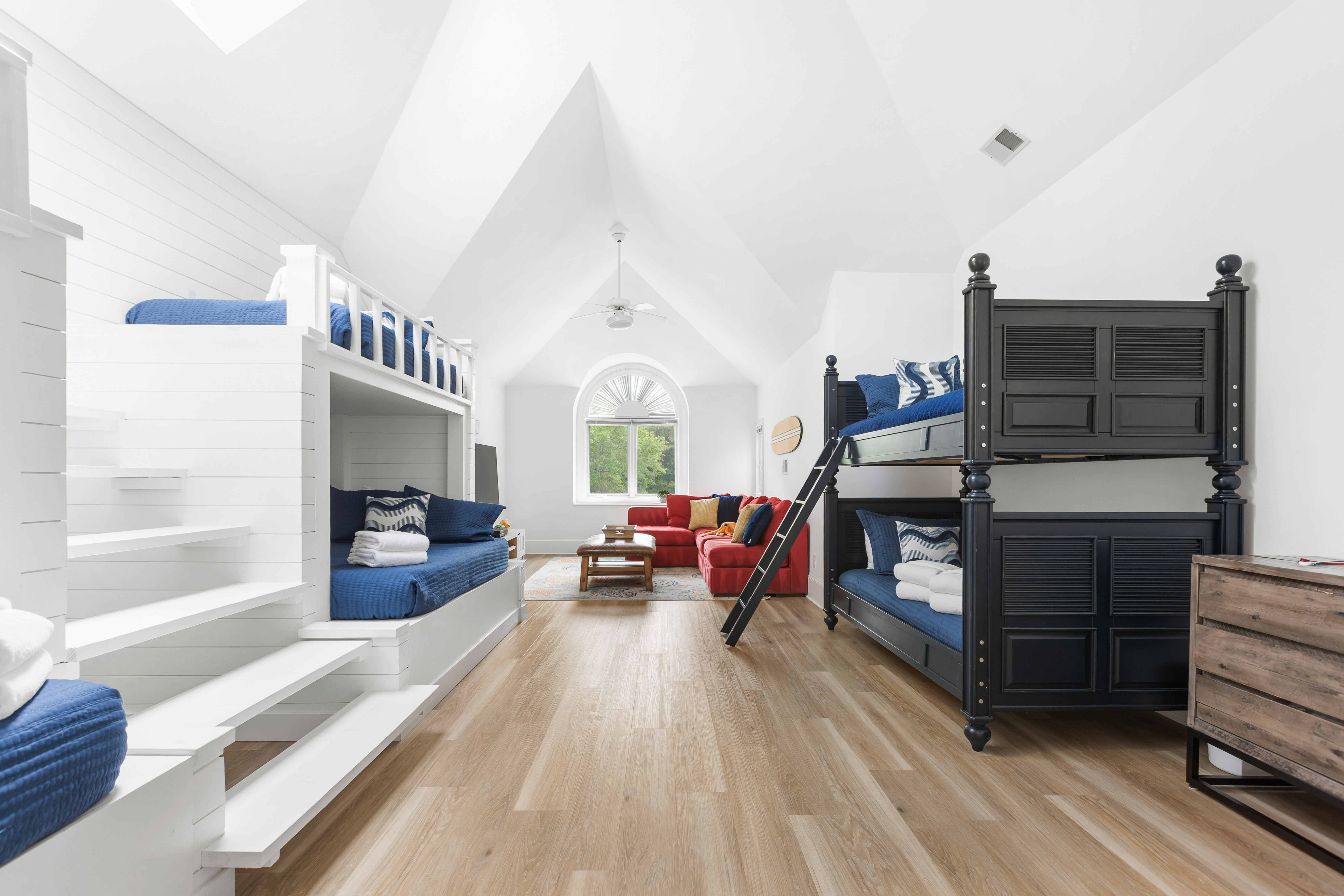 Bunk Room (second floor)