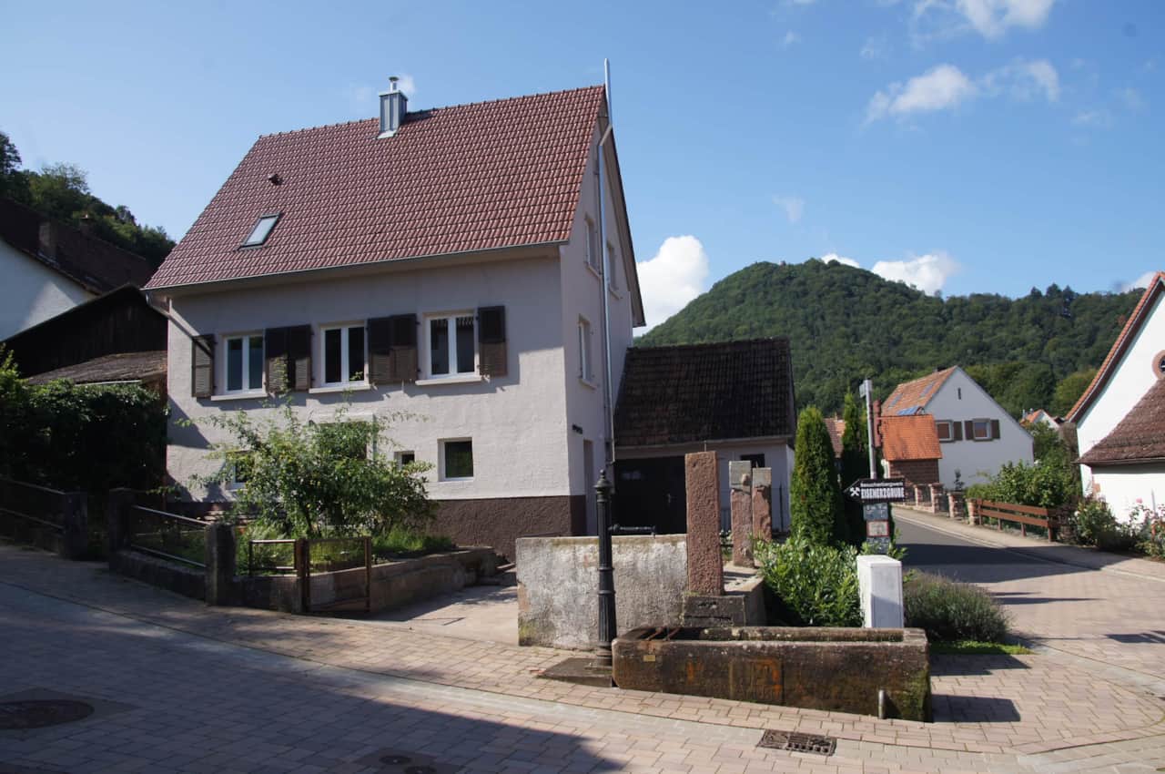 Haus am Brunnen
