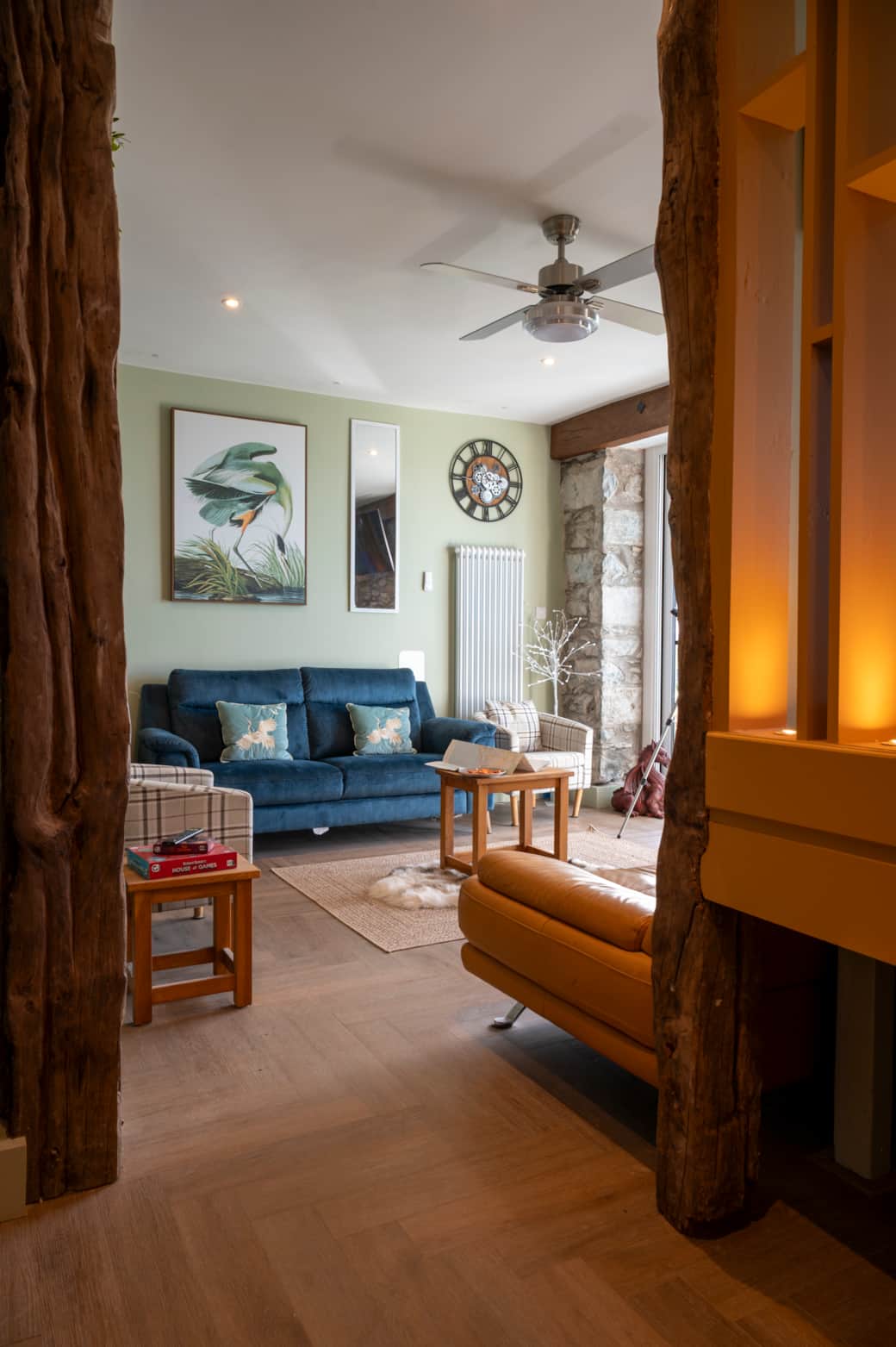 Coastal cottage lounge with bay windows