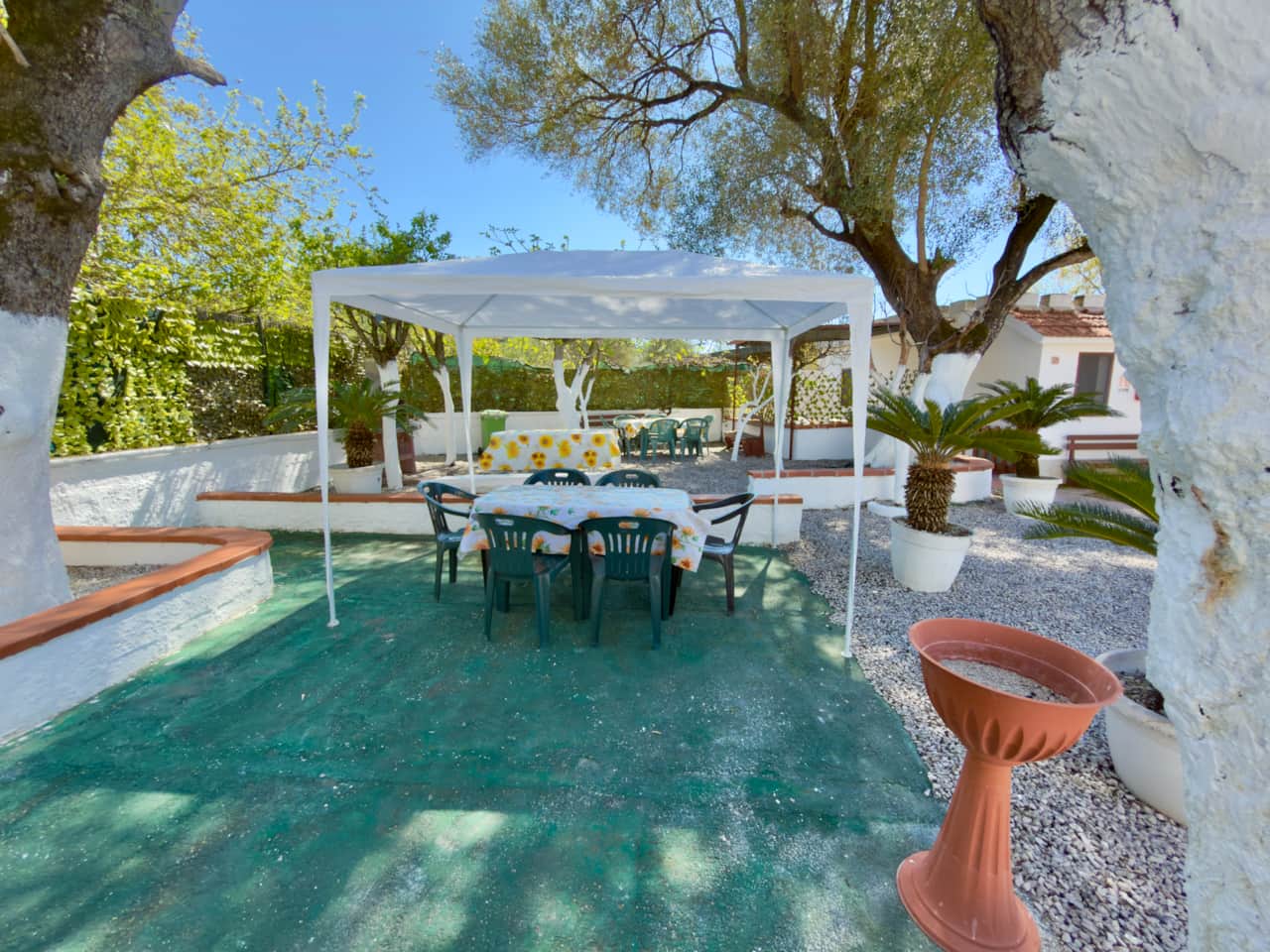 SPAZIO ESTERNO APPARTAMENTO CON GAZEBO 