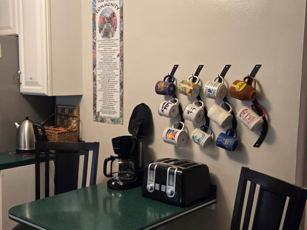 Coffee, tea and toasting station Coffee, tea and toasting station