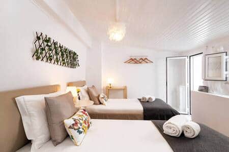 2 single beds - 3