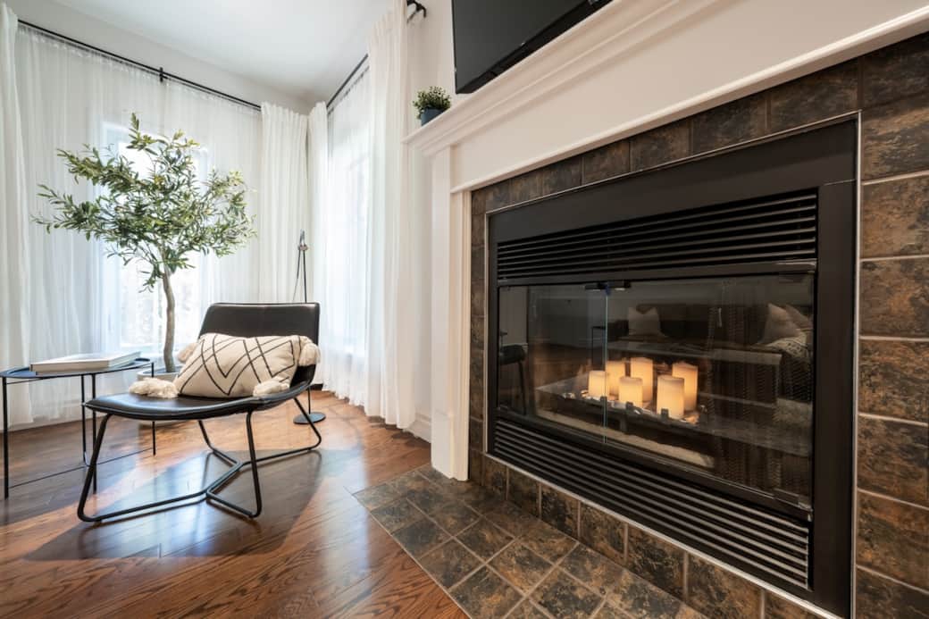TV intelligente 55' (sans cable) *foyer hors d'usage - 55'' Smart TV (no cable) No fireplace 