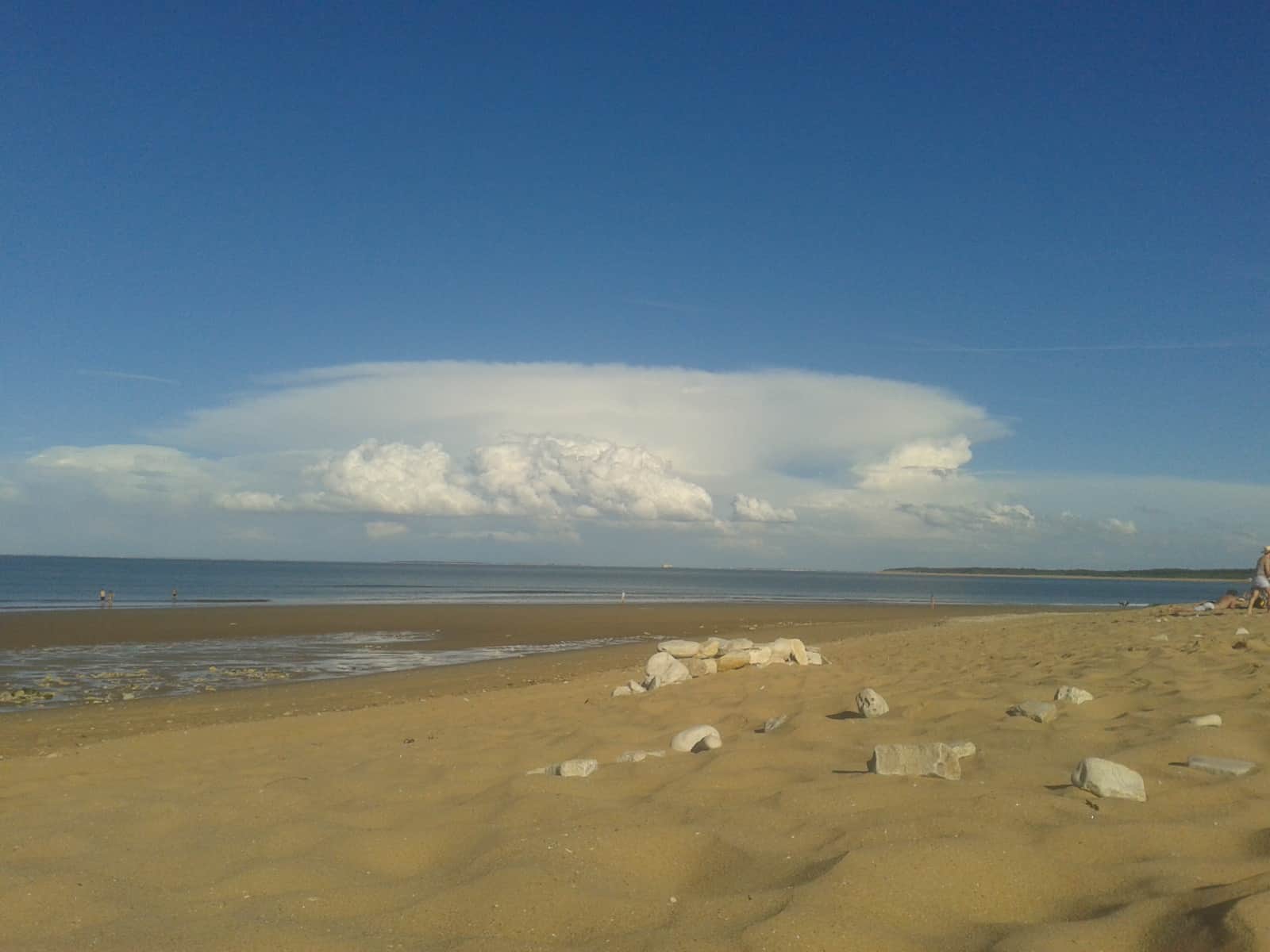 Strand auf der Île d’Oléron im September bei Ebbe