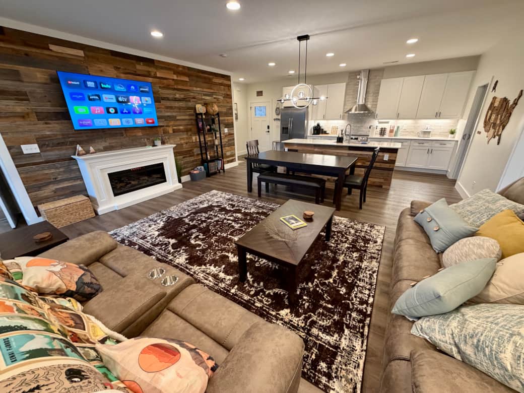 MID Living Room with HDTV and Fireplace