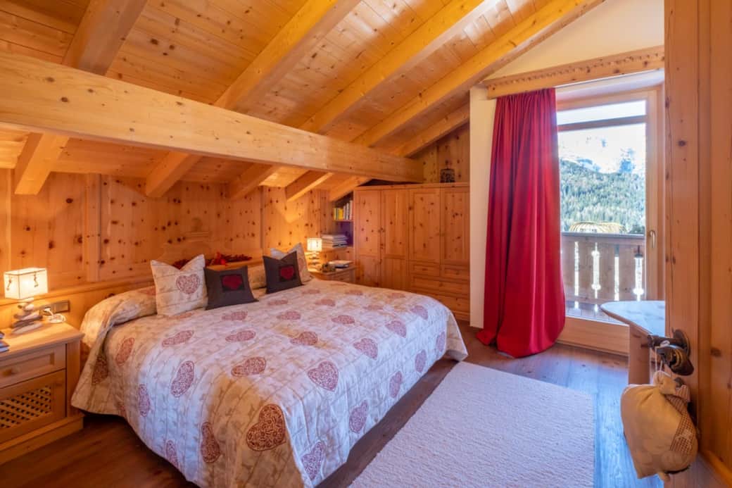 _Bedroom - Fanes - West