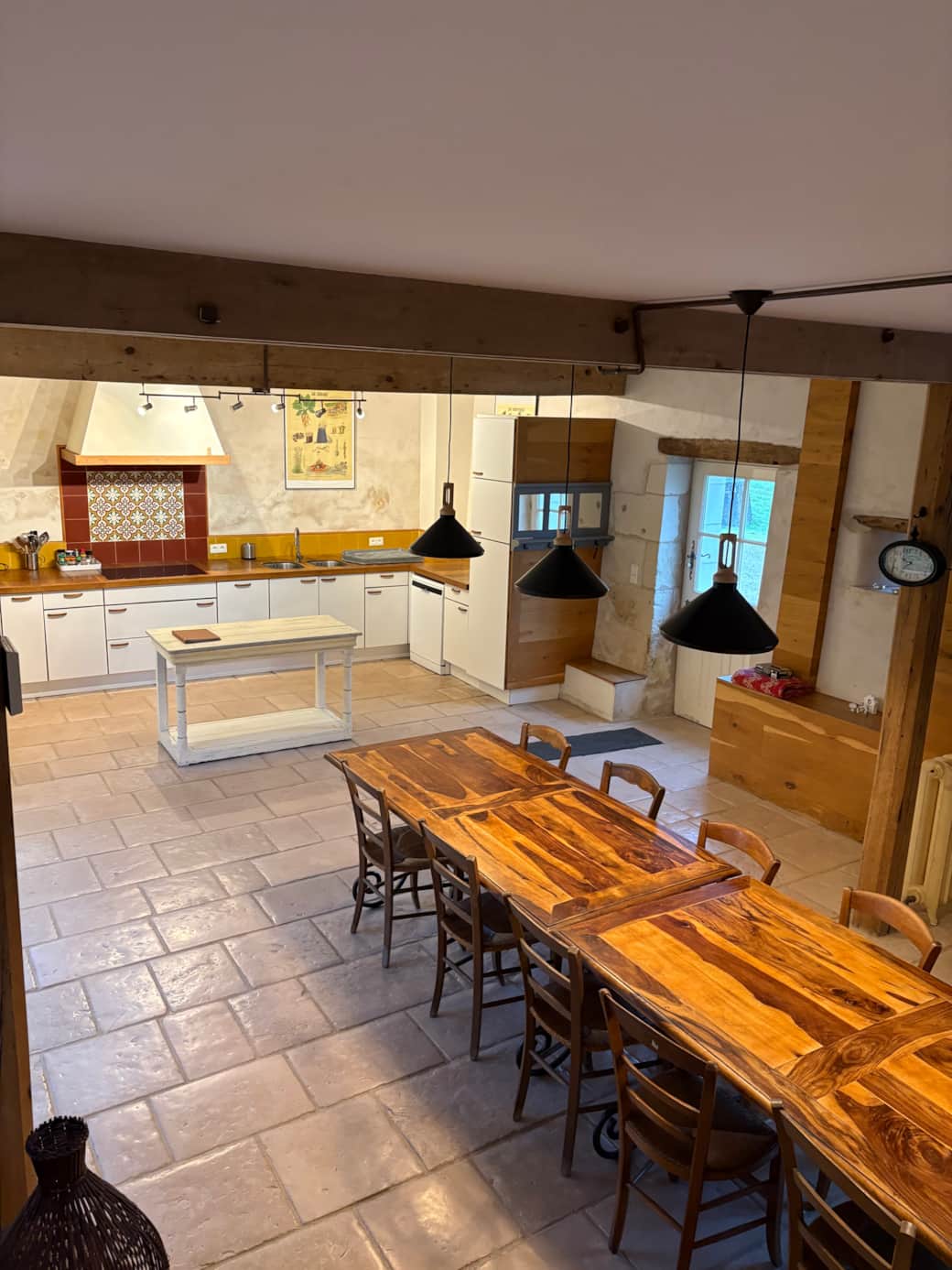 Vue sur la cuisine / salle à manger 