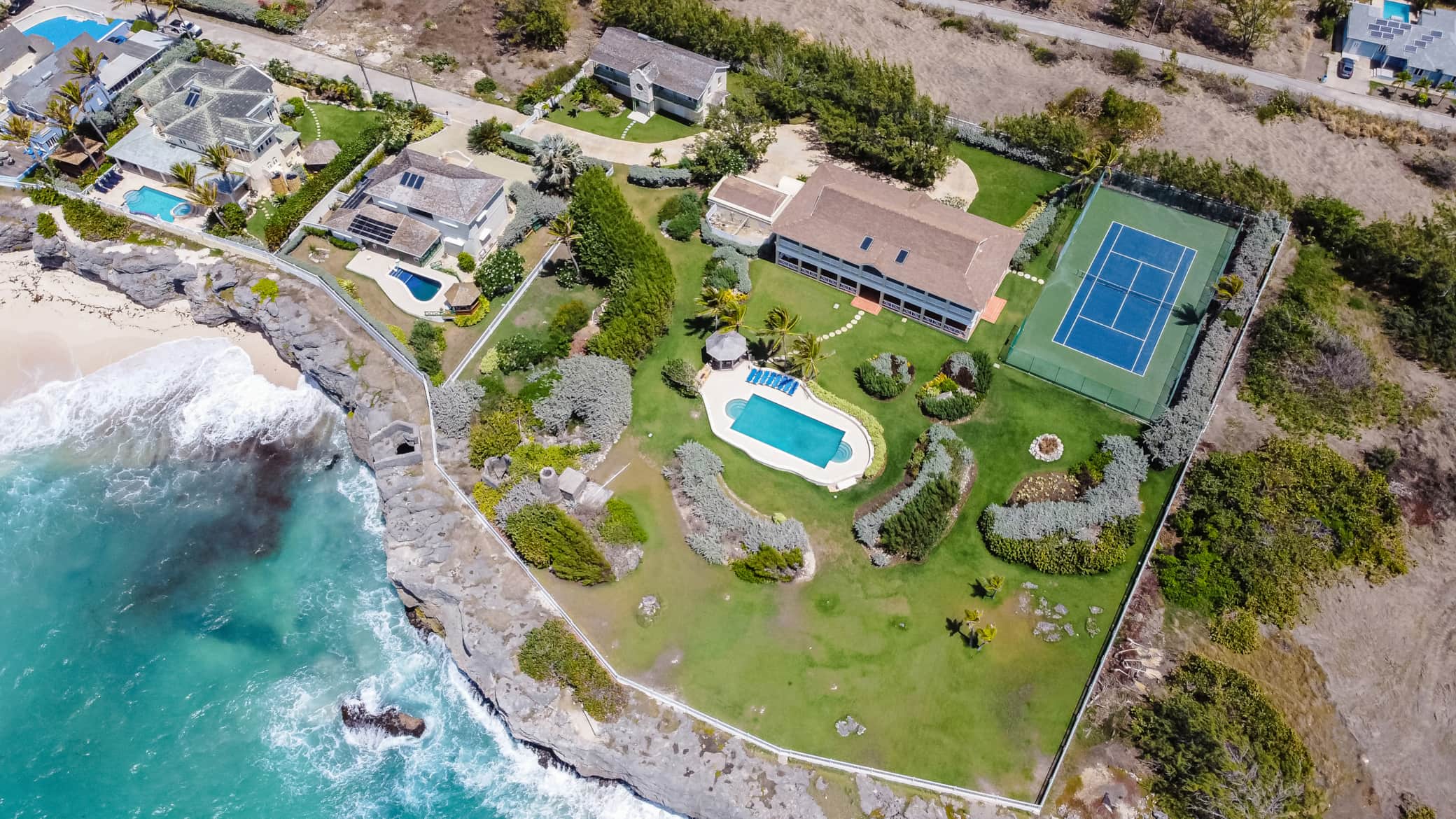 https://l.icdbcdn.com/oh/b3036ddd-019e-4c8c-8a6d-2b703f7f850b.jpg?w=2080-4