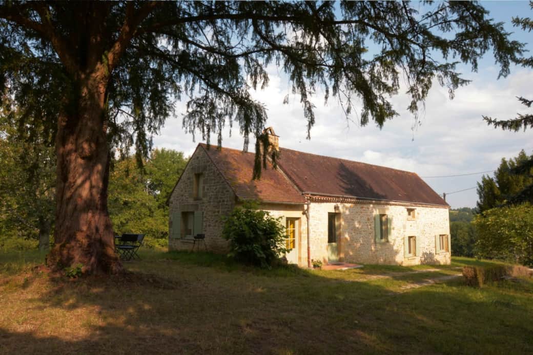 La maison, en pierres du pays !