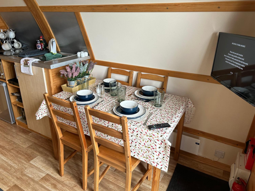 Dining kitchen