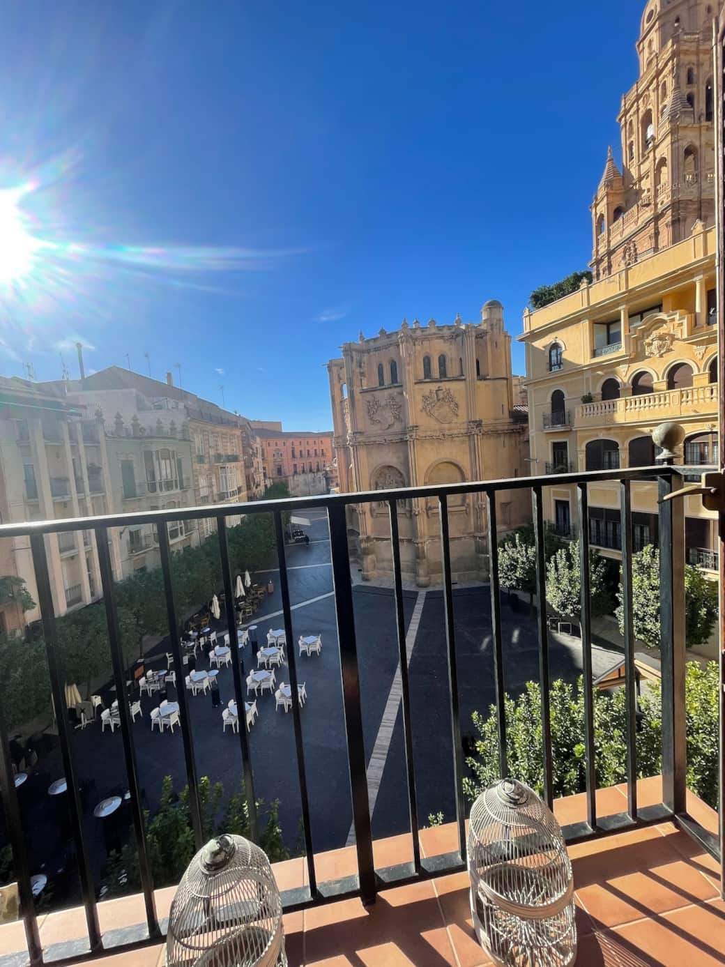 Vista desde el balcón. Vista desde el balcón.