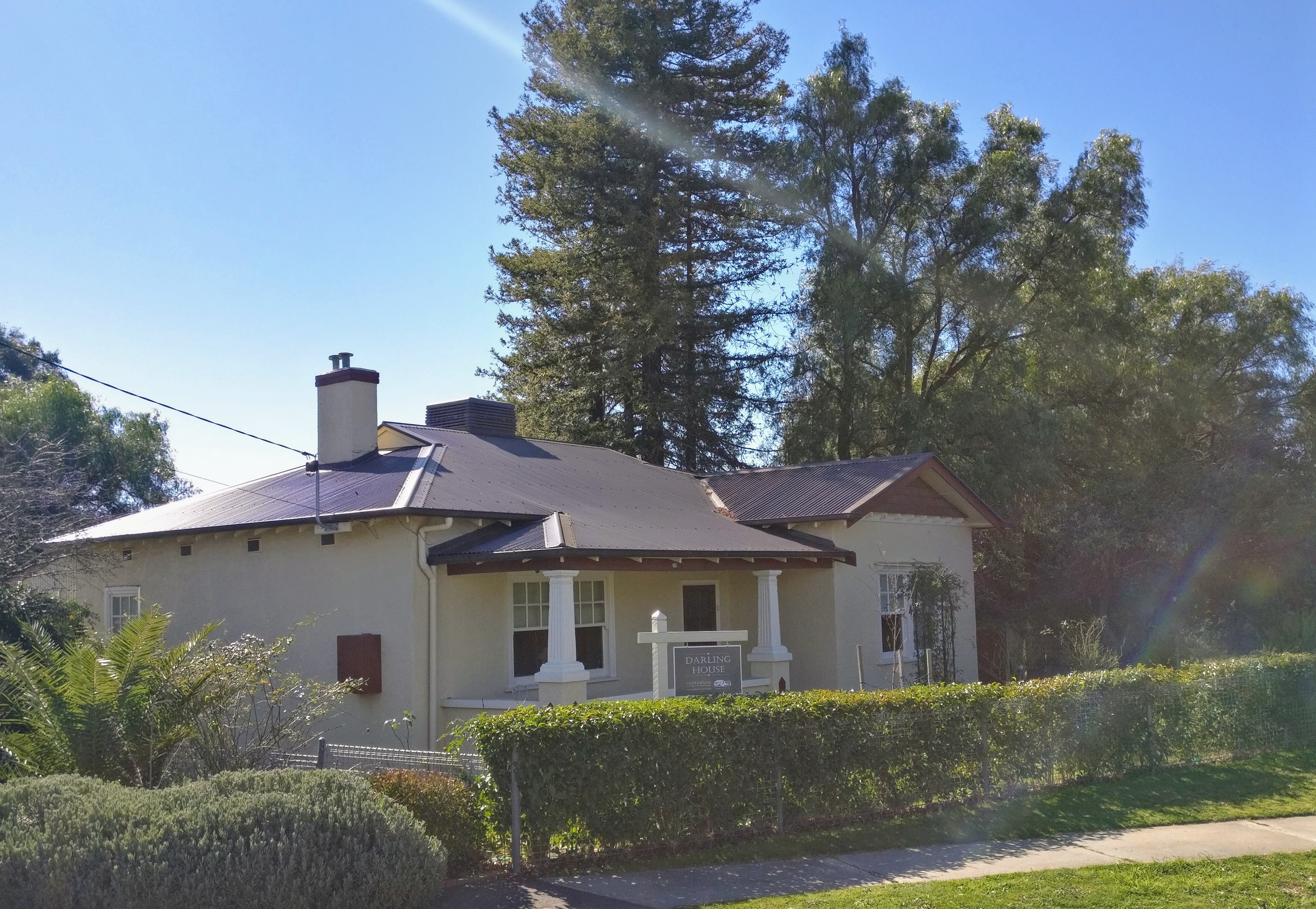 Front view of Darling House